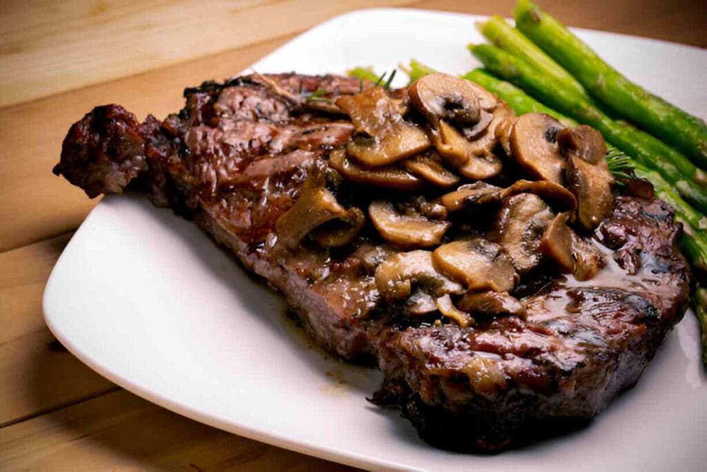 Filet Mignon in Mushroom Sauce