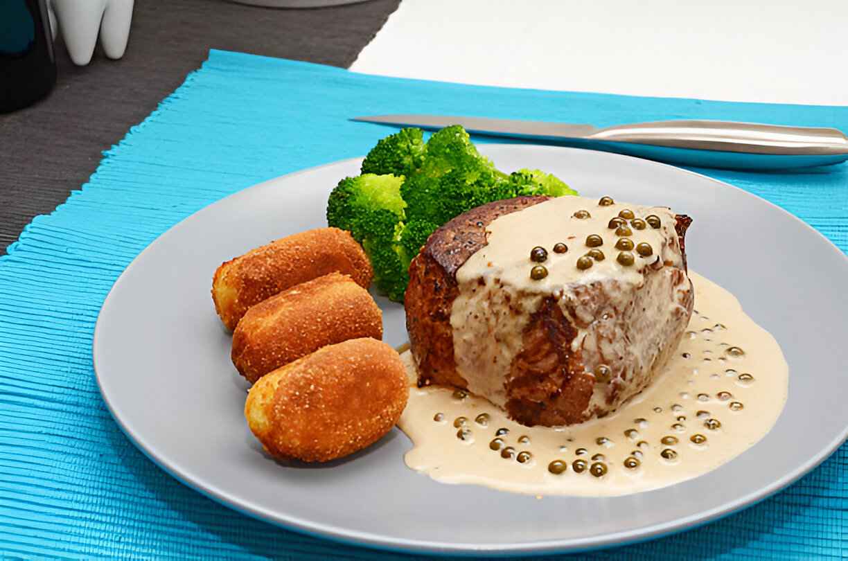 Filet Mignon with Peppercorn Sauce