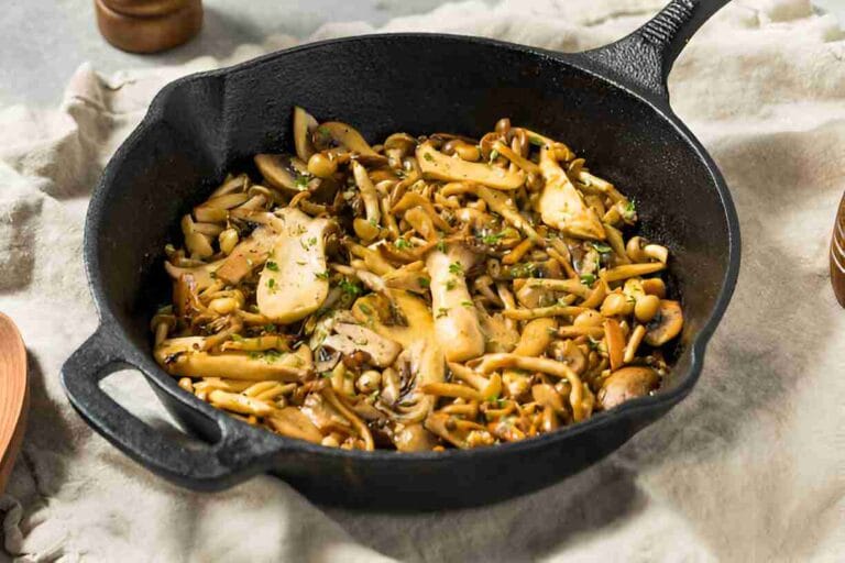 Sautéed Mushrooms with Garlic and Thyme