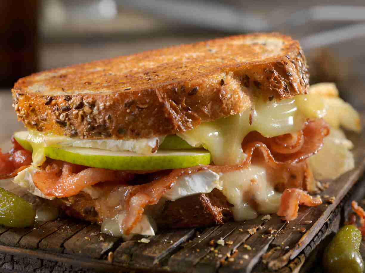 Apple Grilled Cheese Sandwich