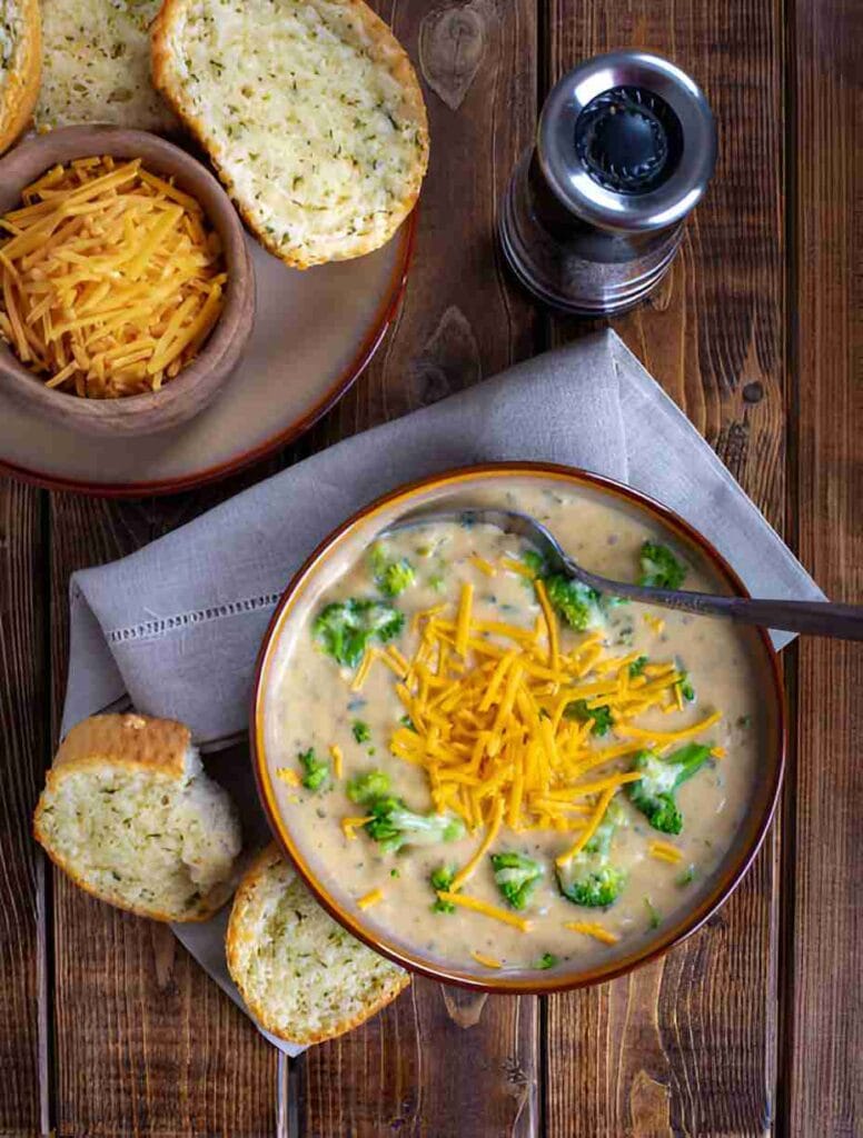Crockpot Broccoli and Cheddar Soup