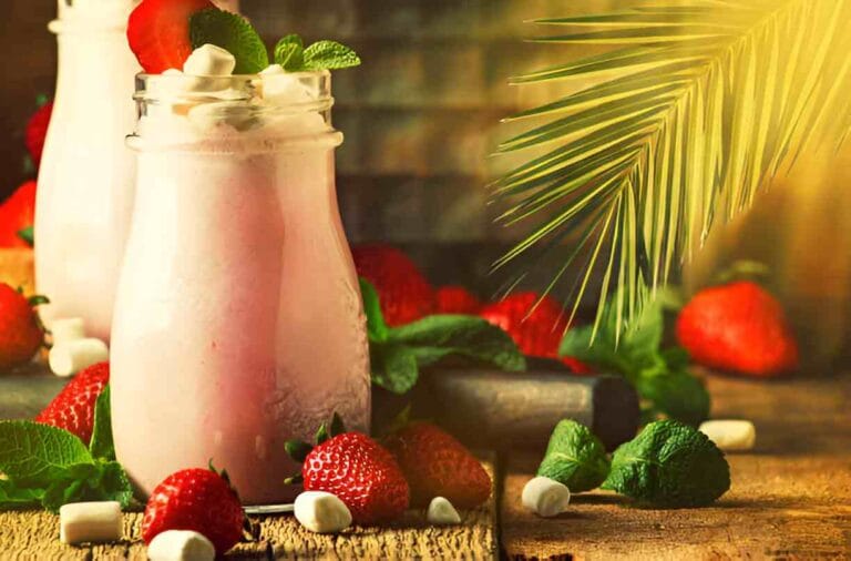 Strawberry Cheesecake Keto Smoothie
