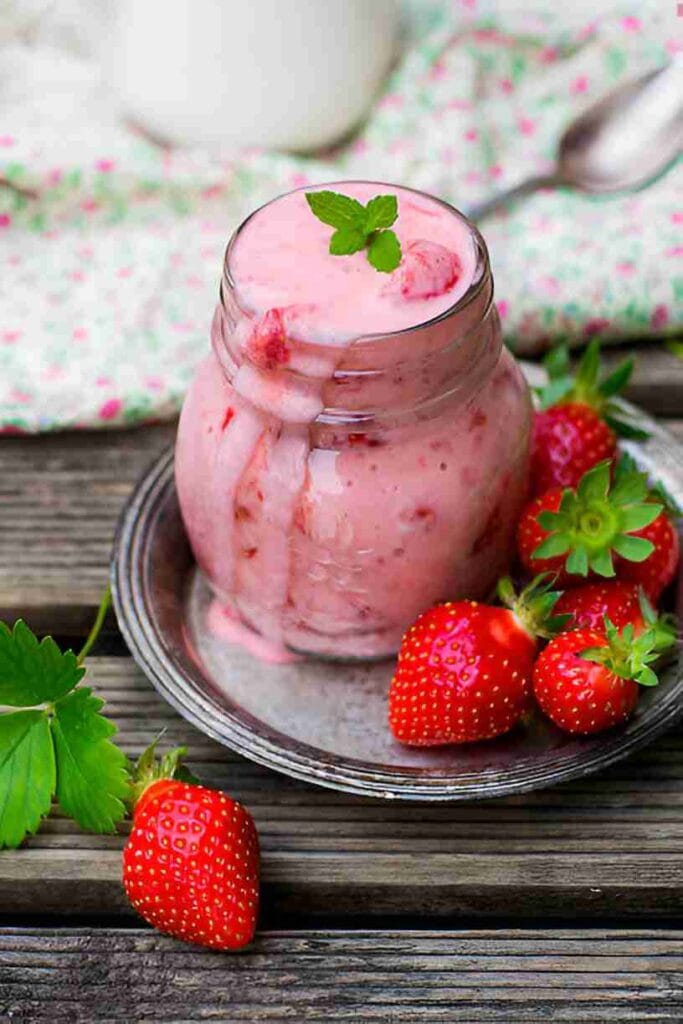 High Protein Strawberry Cottage Cheese Smoothie Recipe