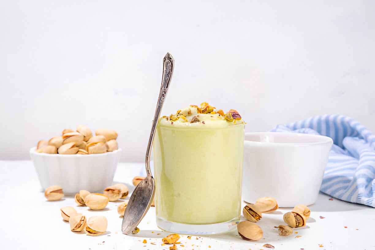Creamy Pistachio Cottage Cheese Smoothie