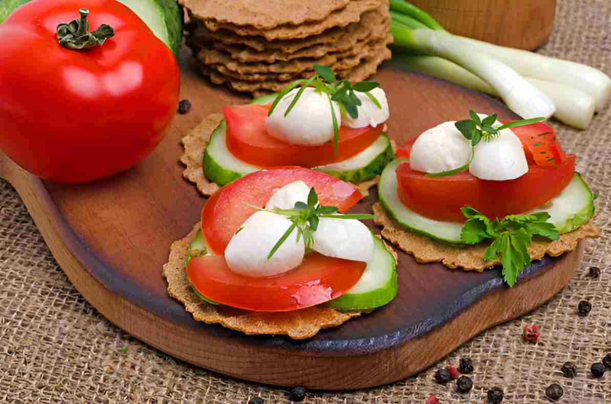 Caprese Cucumber Snack Bites