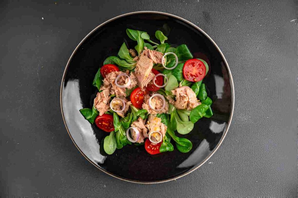 Tuna Salad with Spinach