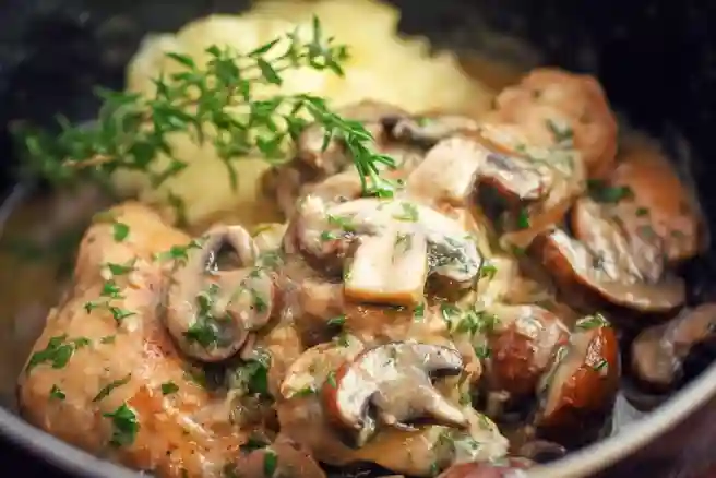 Creamy Instant Pot Chicken with Mushrooms