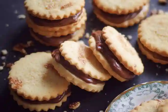 Dulce De Leche Sandwich Cookies