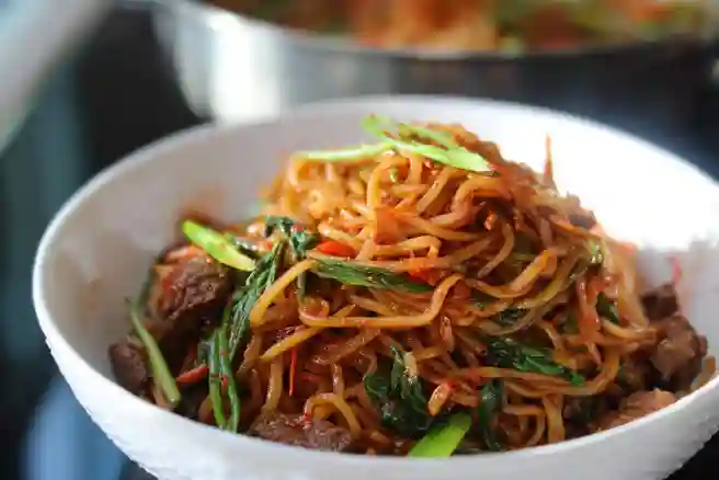 Easy Korean Spicy Noodles with Beef