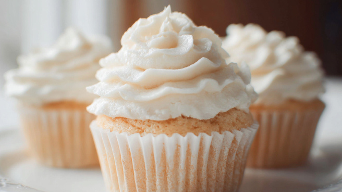 Fluffy White Cupcakes