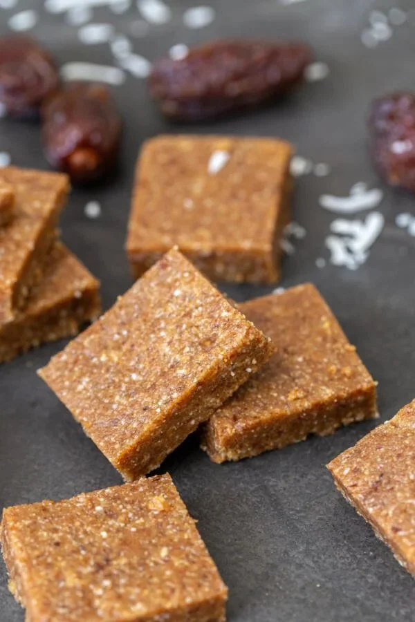 Delicious sugar-free coconut bars made with natural ingredients.