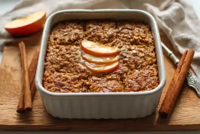 Healthy Apple Cinnamon Baked Oatmeal